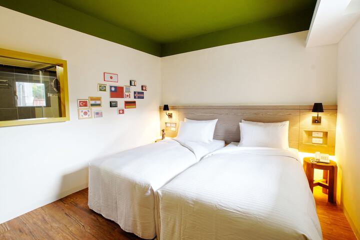 Room 8 of 51