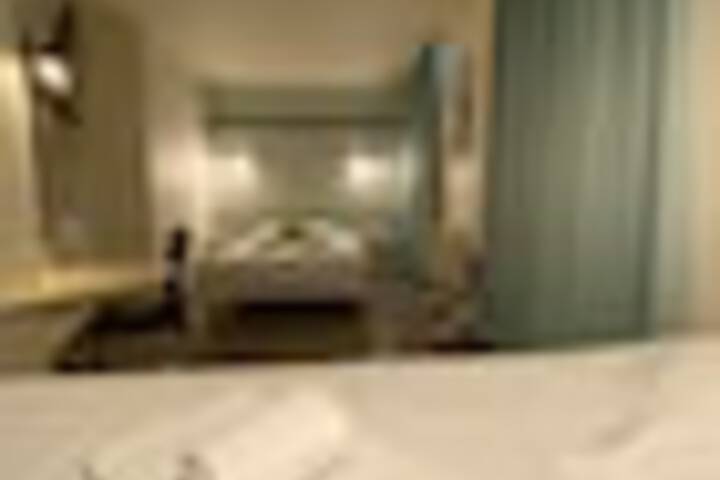 Room 8 of 36