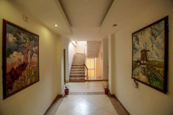 Ballroom/Hall 14 of 22