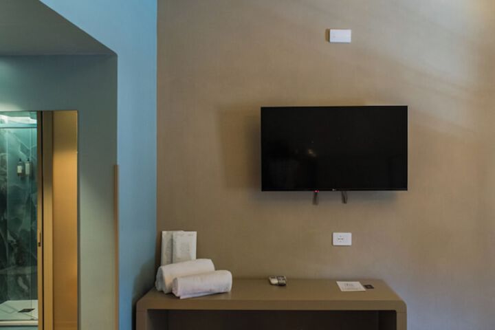 Room 52 of 163