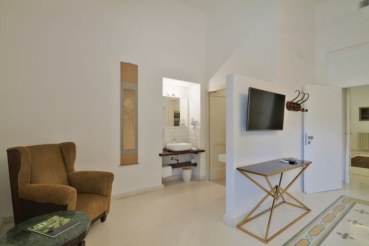 Room 10 of 50