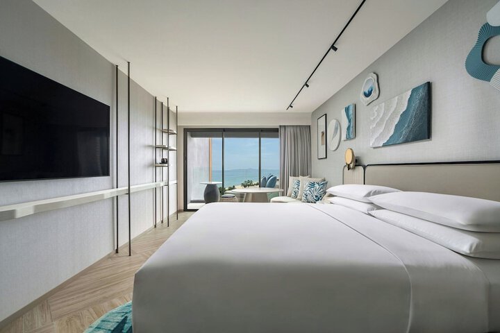 Room 8 of 101