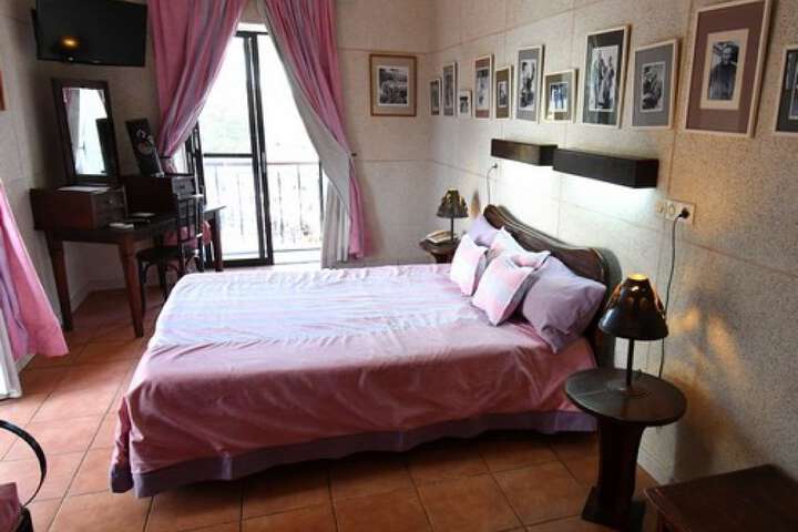 Room 8 of 25
