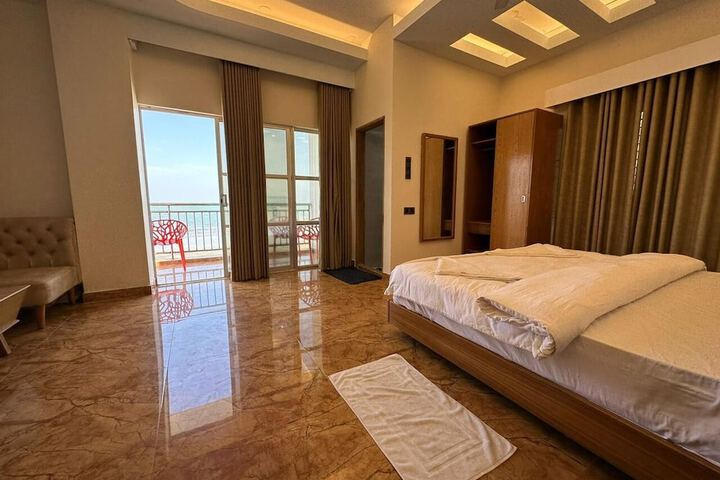 Room 2 of 11