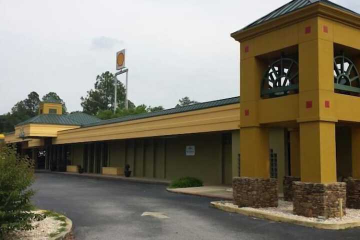 Hotel Entry