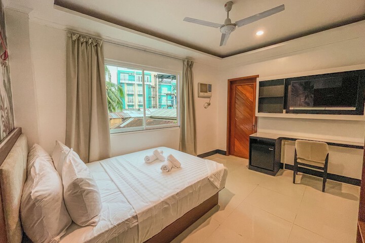 Room 8 of 30