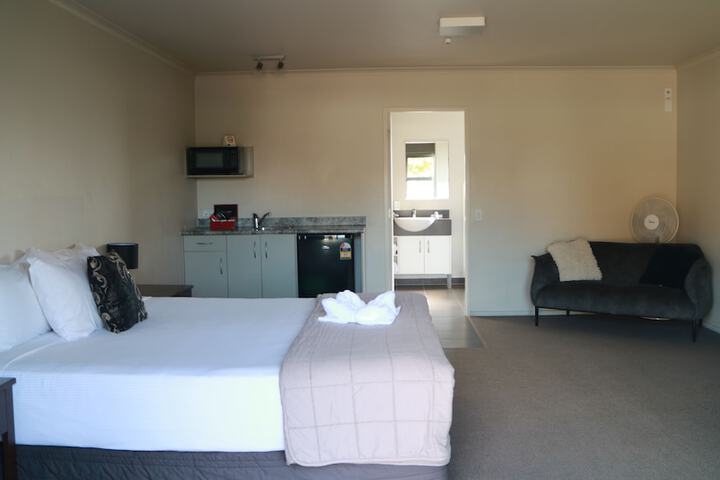 Room 3 of 41
