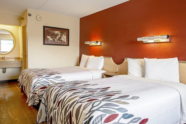 2 Double Beds (9 of 12)