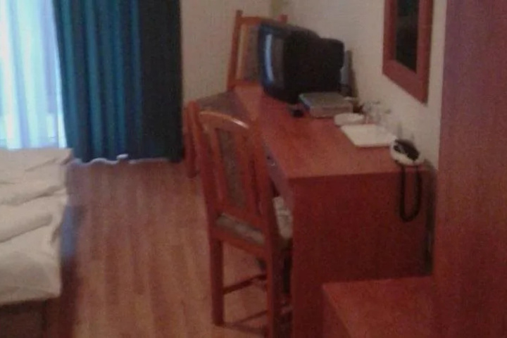 Room 5 of 21