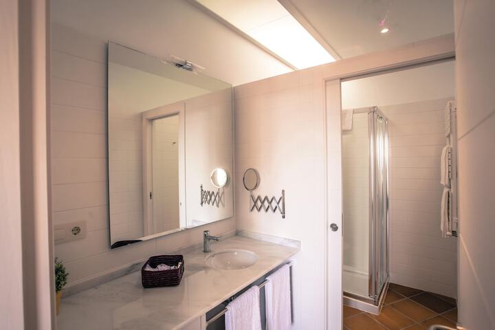 Room 42 of 69
