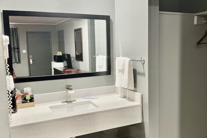 Room 14 of 21
