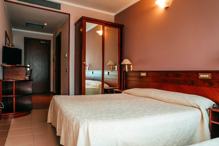Room 9 of 53