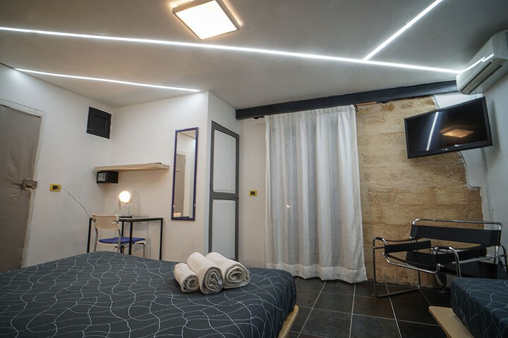 Room 10 of 61