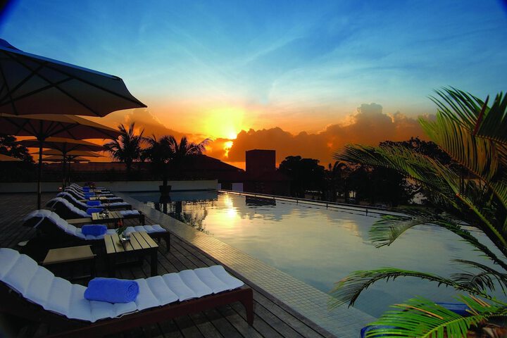 Hotel Pool