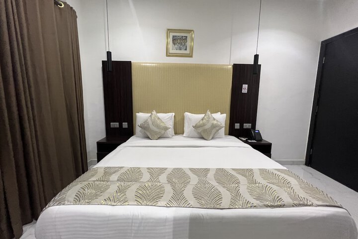 Room 38 of 100