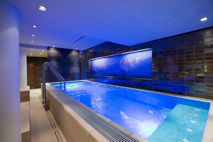 Pool 60 of 91