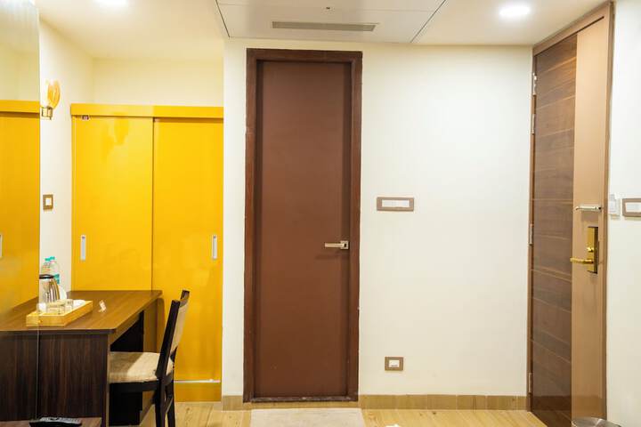 Room 81 of 136