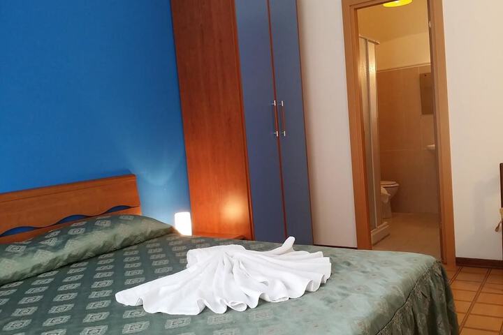 Room 19 of 24