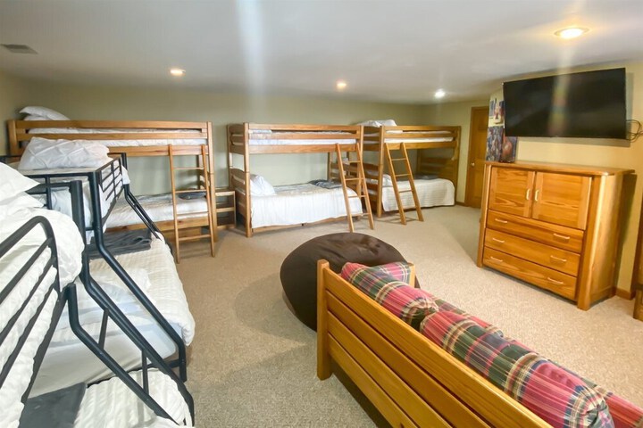 Hotel 66 of 87