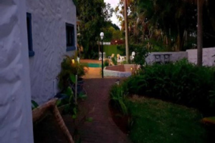 Hotel Exterior 9 of 168