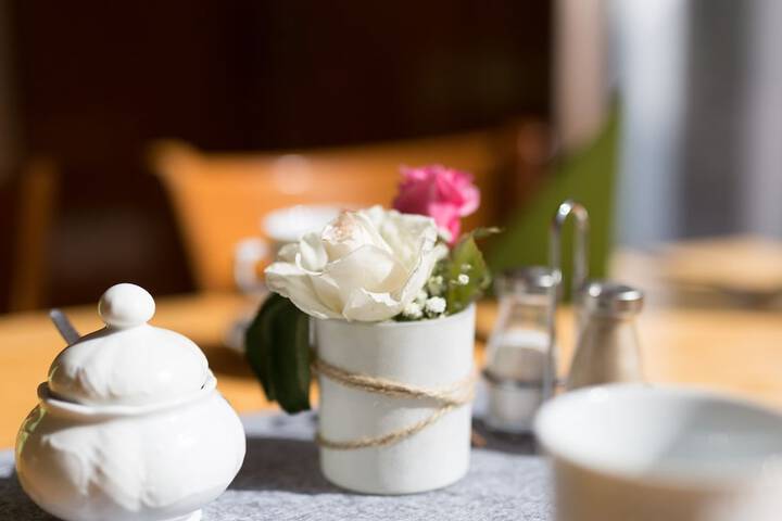 Breakfast/Coffee Service 21 of 40