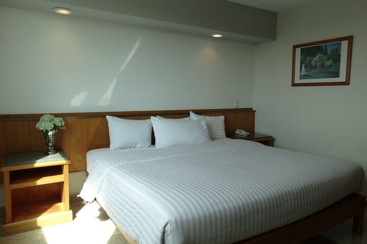 Room 4 of 14