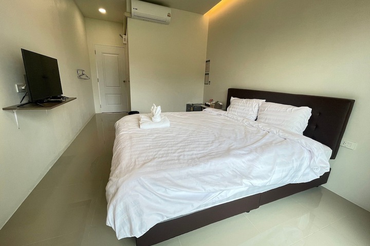 Room 7 of 35