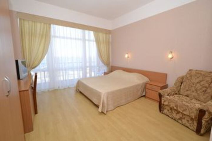 Room 13 of 30