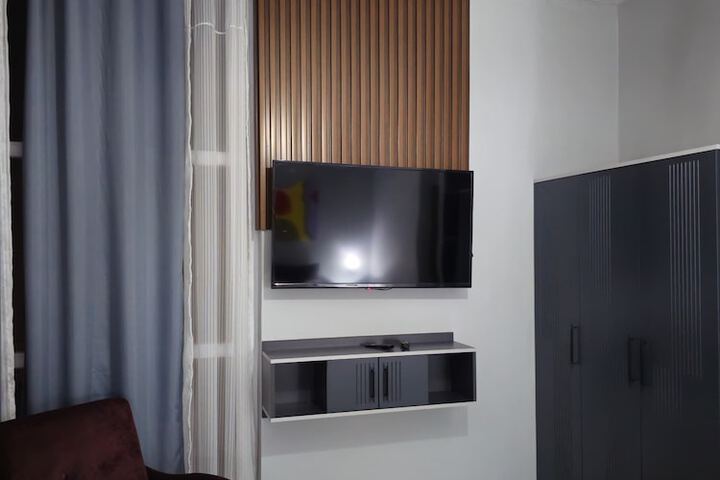 Room 13 of 50