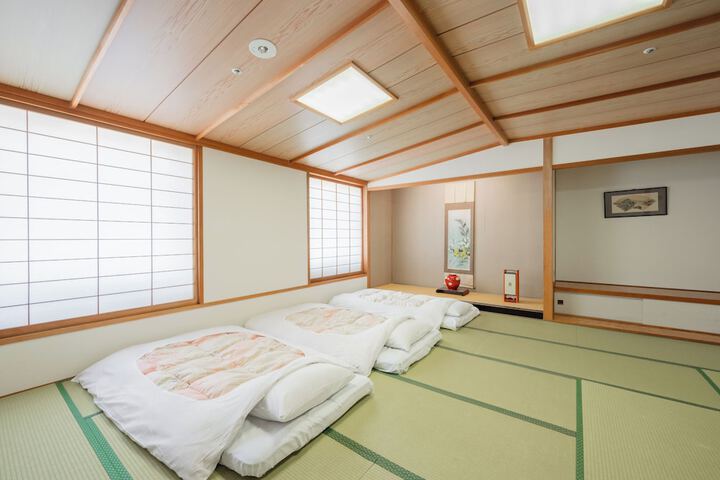 Room 6 of 50