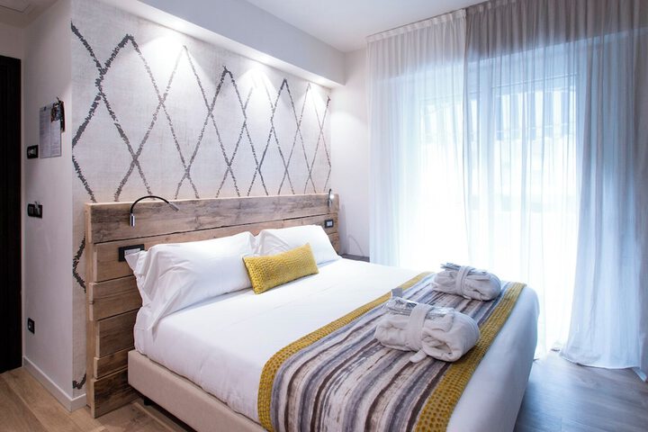 Room 28 of 62
