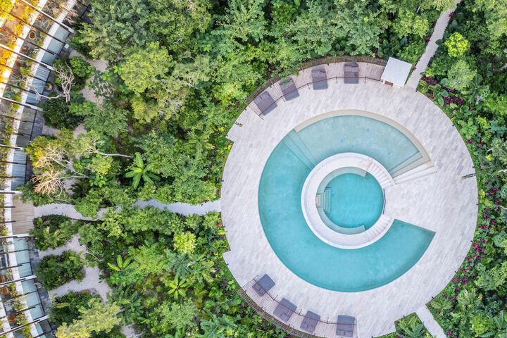 Pool 126 of 179