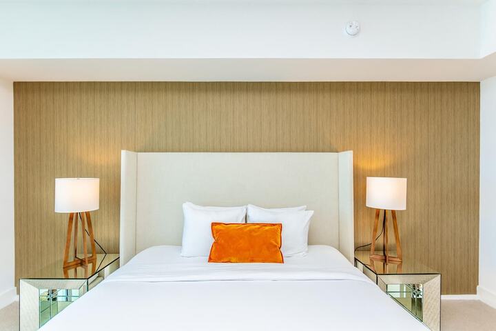 Room 3 of 79