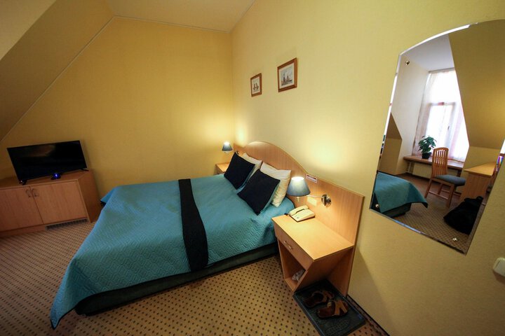 Room 35 of 72