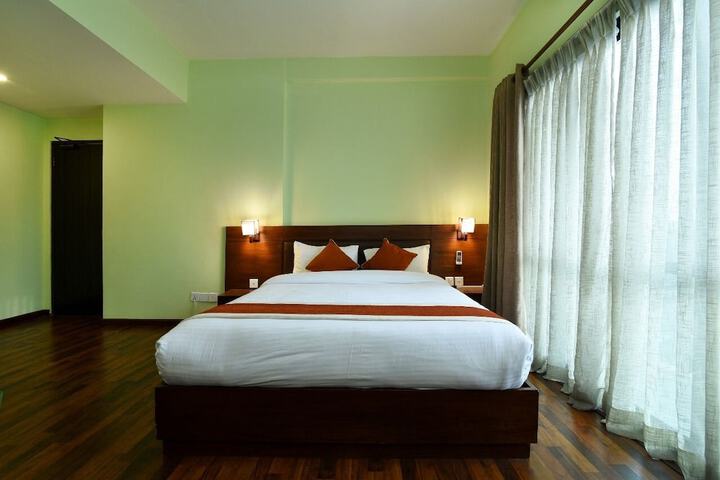 Room 17 of 33