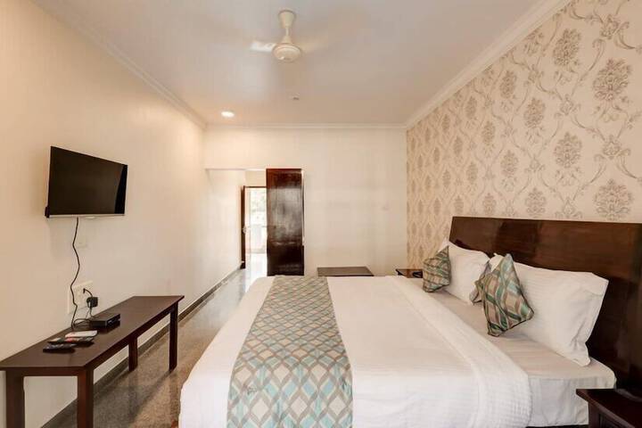 Room 9 of 25