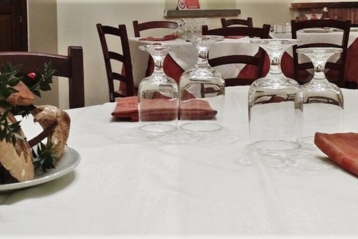 Dining 20 of 29
