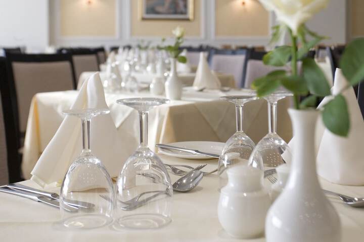 Dining 54 of 77