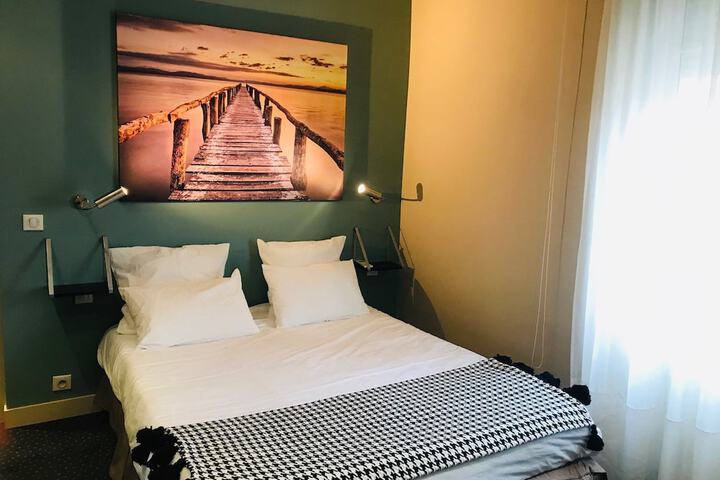 Room 4 of 27