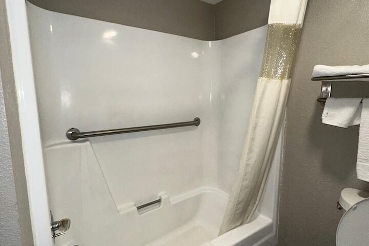 2 Double Beds Accessible (5 of 33)