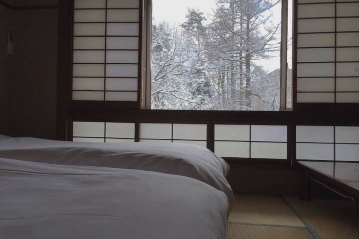 Room 10 of 40