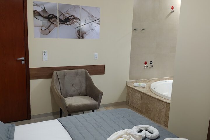 Room 27 of 37
