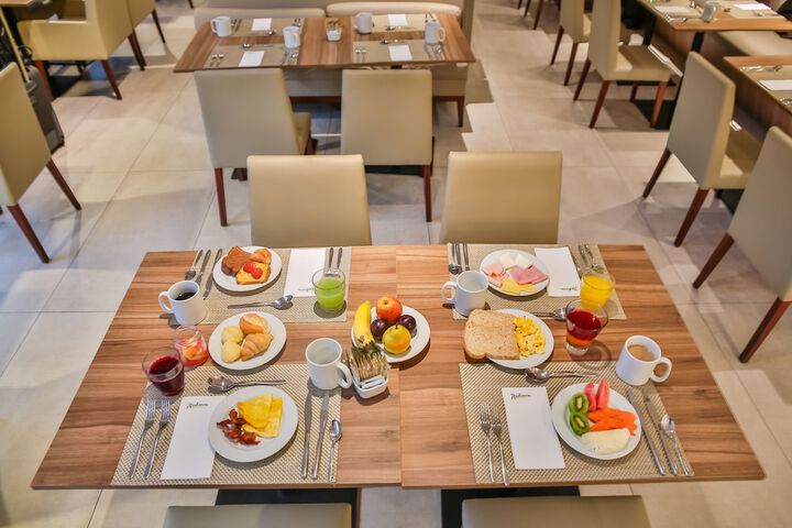 Dining 124 of 141