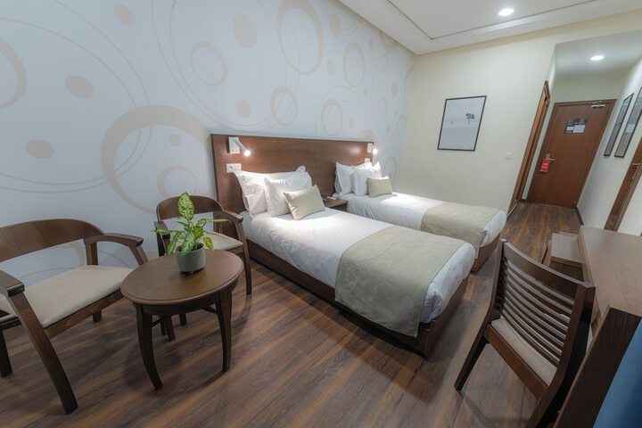 Room 7 of 27