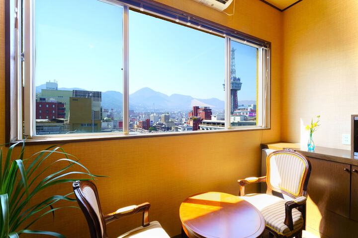 Room 7 of 49