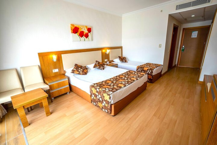 Room 34 of 172