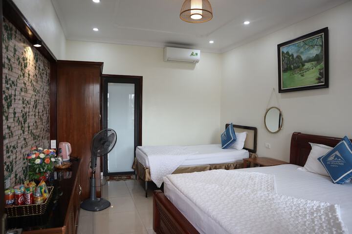 Room 32 of 98