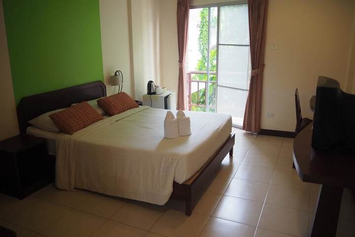Room 6 of 25