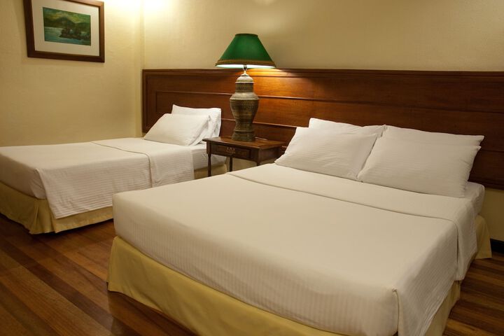 Room 6 of 98