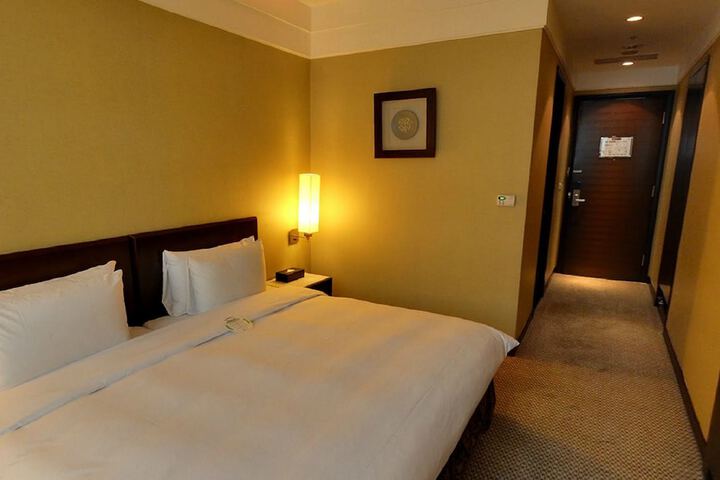 Room 8 of 54